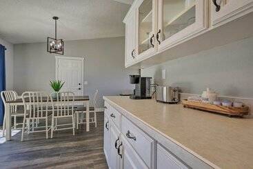 Сельский дом Family Friendly Cedar City Home: Yard + Grill