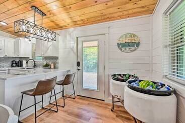 بيت ريفى Broken Bow Retreat W/ Large Yard + Fire Pit!