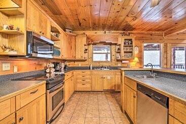 بيت ريفى Grand Lodge W/ Hot Tub ~ 12 Mi To Gatlinburg!