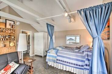 Idyllic Waterfront Cottage W/beach & Sunset Views!