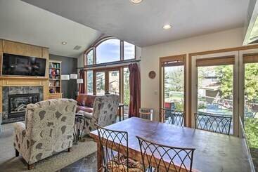 کلبه Large Home W/ Patio & Yard, 2 Mi To Downtown