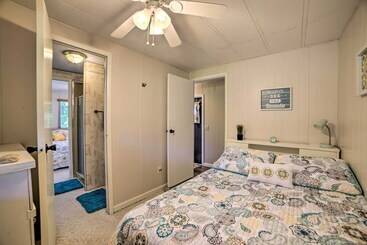 קוטג'' Murray Getaway W/ Deck: Near Fishing & Boating!