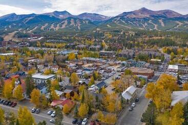 별장 Historic Breck Cabin W/ Hot Tub: Walk To Main St!