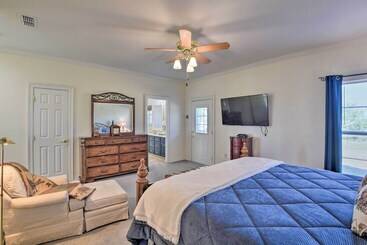 茅舍 On Working Cattle Ranch W/ Patio: Bellevue Home!