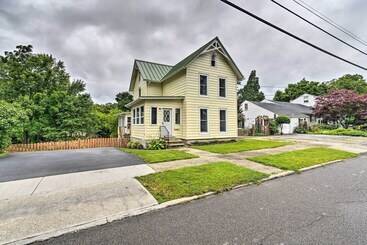Сельский дом Penn Yan Escape W/ Yard, 1 Mi To Keuka Lake!
