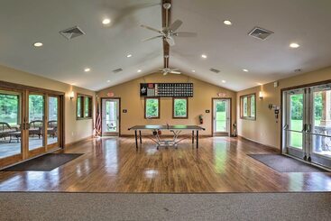 بيت ريفى Lake Ariel Cabin W/ Community Pool & Lake Access!