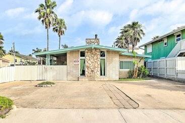 茅舍 South Padre Island Vacation Rental: Steps To Beach
