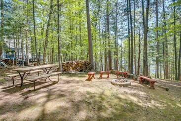 コテージ Three Lakes Home, Walk To Virgin Lake