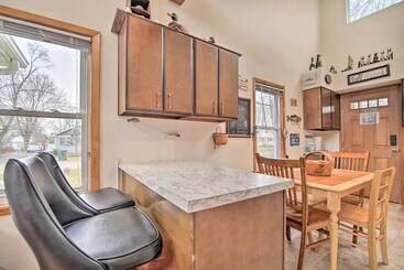 بيت ريفى Twin Lakes Home   Walk To Lake Elizabeth!