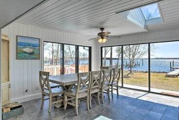 קוטג'' Updated Waterfront Escape W/ Dock & Fire Pit