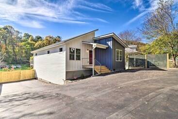 コテージ Chic Spacious Avl Oasis W/ Hot Tub & Fire Pit