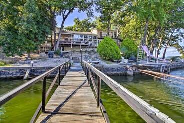 茅舍 Private Fire Pit & Dock: Lakefront Missouri Home