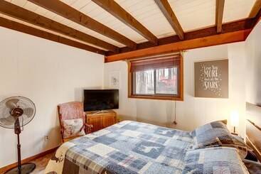 بيت ريفى A Frame Cabin W/ Hot Tub: 1 Mi To Beech Mountain!