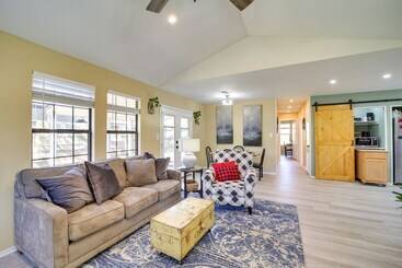 بيت ريفى Barling Vacation Rental: Fenced In Yard W/ Hot Tub