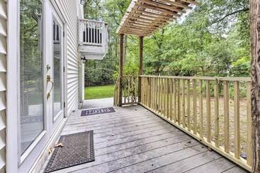 Сельский дом Cozy Cary Abode ~ 10 Mi To Downtown Raleigh!