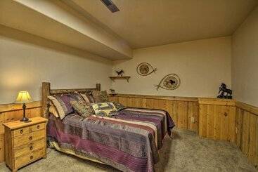 بيت ريفى Custom Bitterroot Valley Cabin W/ Hot Tub & Views!