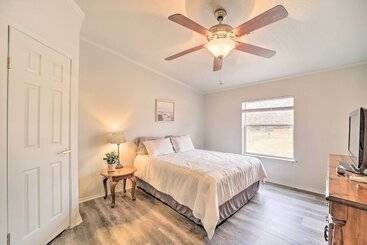 별장 Eufaula Escape W/ Deck Steps To Lake!