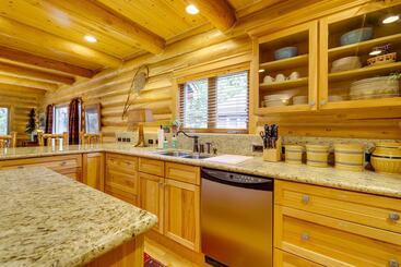 بيت ريفى Exquisite Mccall Log Cabin   Walk To Payette Lake!