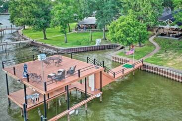 별장 Private Dock & Sunset Views: Gun Barrel City Home
