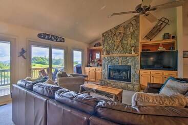 별장 High Gravity  Banner Elk Custom Chalet W/ Views!
