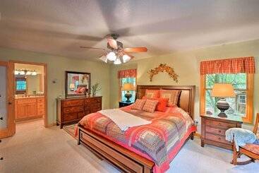 بيت ريفى Andrews Cabin W/ Game Room & Covered Porch!