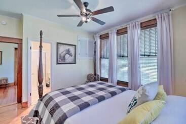 بيت ريفى Historic Mountain Home Haven W/ Large Yard!