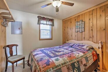 קוטג'' Lake Gogebic Retreat: Hike, Fish & Snowmobile!