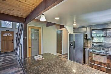 بيت ريفى Chester Cabin W/ Deck   Walk To Lake + Golfing!