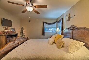 Сельский дом Modern Creekside Home: 9 Mi To Downtown Denver