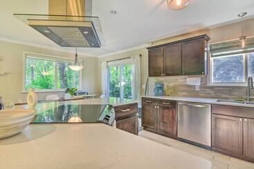 קוטג'' Pet Friendly Michigan Home: 5 Mi To State Park!