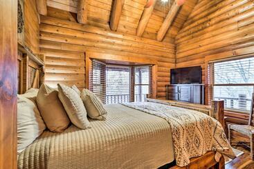 بيت ريفى Private Eureka Springs Cabin W/ Beaver Lake Views!