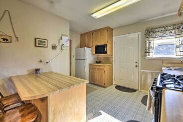 Сельский дом Quiet Pagosa Springs Cabin: Lake & Mountain Views!