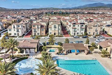 بيت ريفى Spacious Home Near California Wine Country!