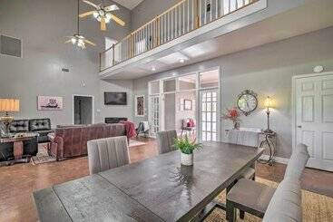 بيت ريفى Starkvegas Clubhouse ~ 2 Mi To Msu Campus!