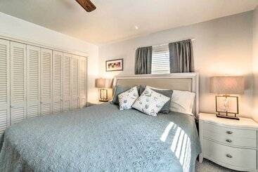 بيت ريفى Sunny + Alluring Englewood Retreat W/ Dock!
