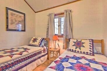 Screened Porch:  The Rock Cottage  In Hot Springs