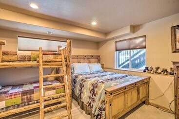 Сельский дом Bailey Getaway W/ Hot Tub & Game Room!