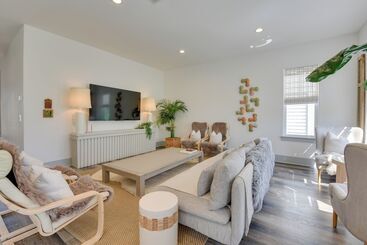 بيت ريفى Beach House Right Off 30 A W/ Golf Cart!