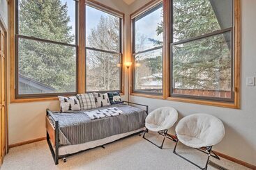 קוטג'' Bright Eagle Vail Escape W/ Deck + Mtn Views!