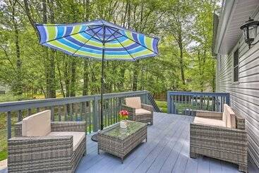コテージ Poconos Family Getaway W/ Hot Tub & 2 Game Rooms!