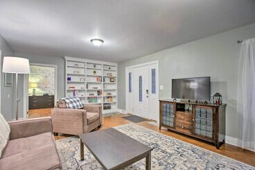 Сельский дом Walkable Neighborhood: Family Home In Wheat Ridge