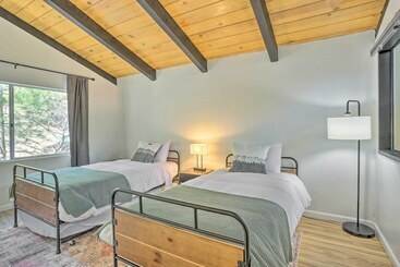 별장 Chic A Frame Treehouse   3 Mi To Village!