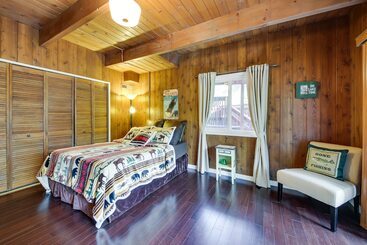 별장 Cozy Lake Arrowhead Cabin W/ Hot Tub & Deck!