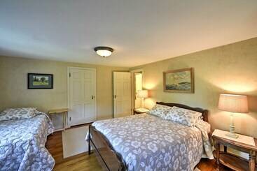קוטג'' Family Friendly Fish Creek  Cape House  W/ Deck!
