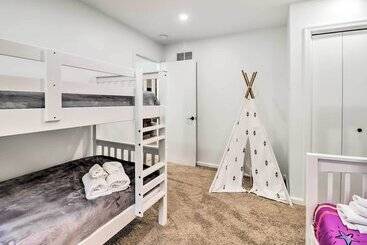 コテージ Pocono Summit Family Paradise W/ Yard & Game Room!