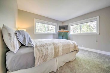 별장 Gorgeous Lake Arrowhead Retreat: Game Room & Deck