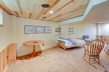 بيت ريفى Idyllic Sturgeon Bay Cabin W/ Fire Pit + View