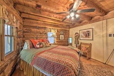 Сельский дом Inn The Woods Family Cabin W/ Hot Tub & Fire Pit