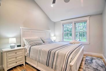 コテージ South Yarmouth Retreat W/ Grill: Walk To Beach!