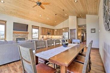 별장 Mtn View Fraser Home W/ Hot Tub   Near Skiing!